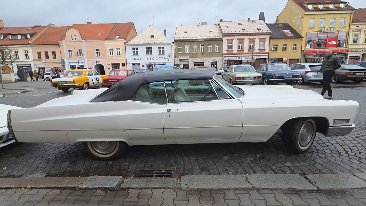 Jízda veteránů 11. ročník - Rakovník náměstí, přehlídka vozů 28. 10. 2025