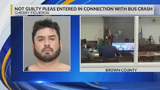 Driver of tour bus crash in Green Bay pleads not guilty
