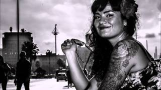 Claudia Aru - Il blues del bamboccione