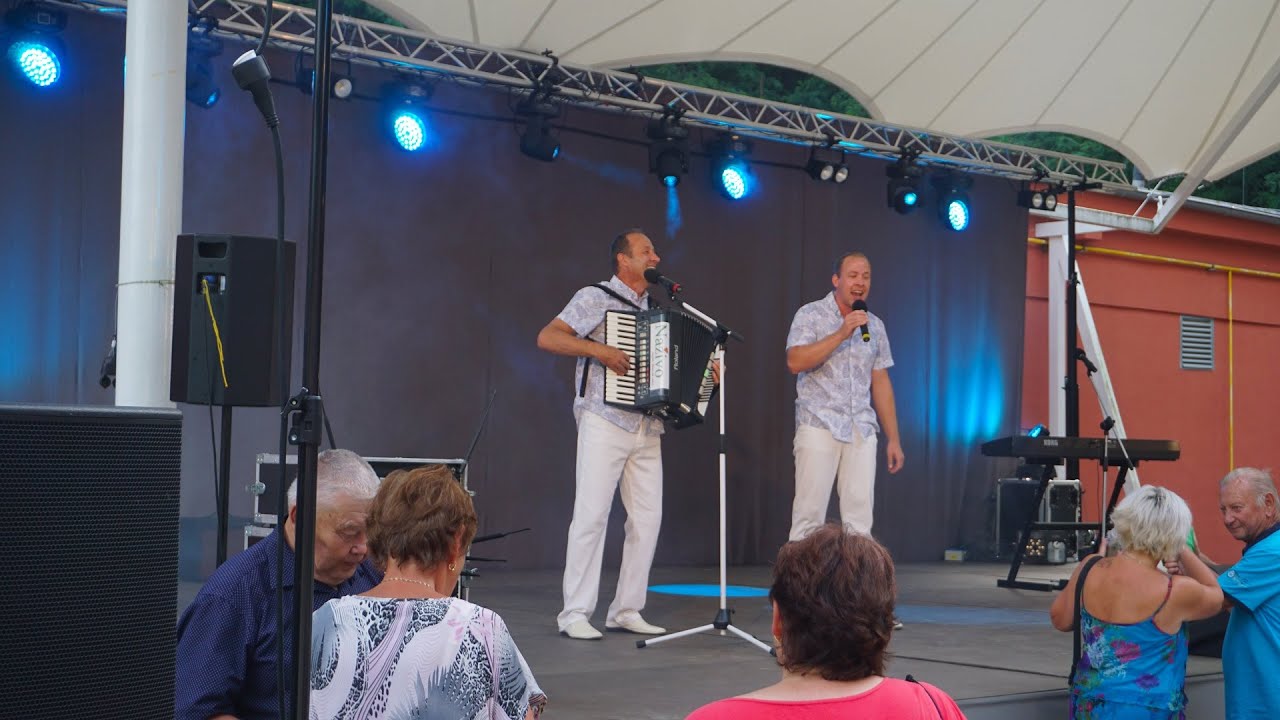 Kapela NAŽIVO  - My Moravu nedáme (akce na pomoc obcím zasaženým tornádem) - amfiteátr Bukovina