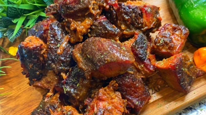 BRISKET BURNT ENDS / This Smoked Brisket Recipe Wi...