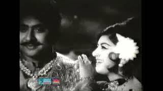 DIL TERA SI TAINON DE CHHADIYA FILM PEHLA WAAR GOLDEN VOICE OF NOOR JAHAN ACTING NAGHMA & SHAHID