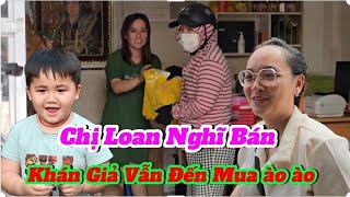 Chị Loan quá Bất ngờ khi nghĩ mà khán giả vẫn đến mua ào ào ZDe thấy gì chưa