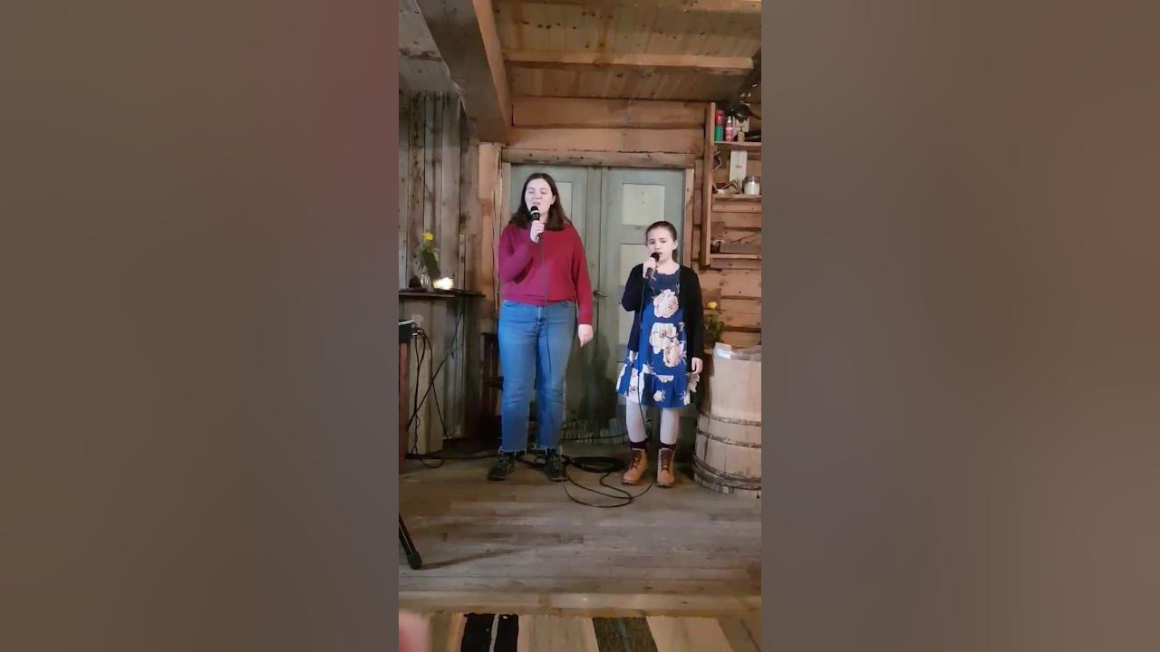 Charlotte og Sylvia Foss synger «The Climb»( Mili Cyrus). YouTube