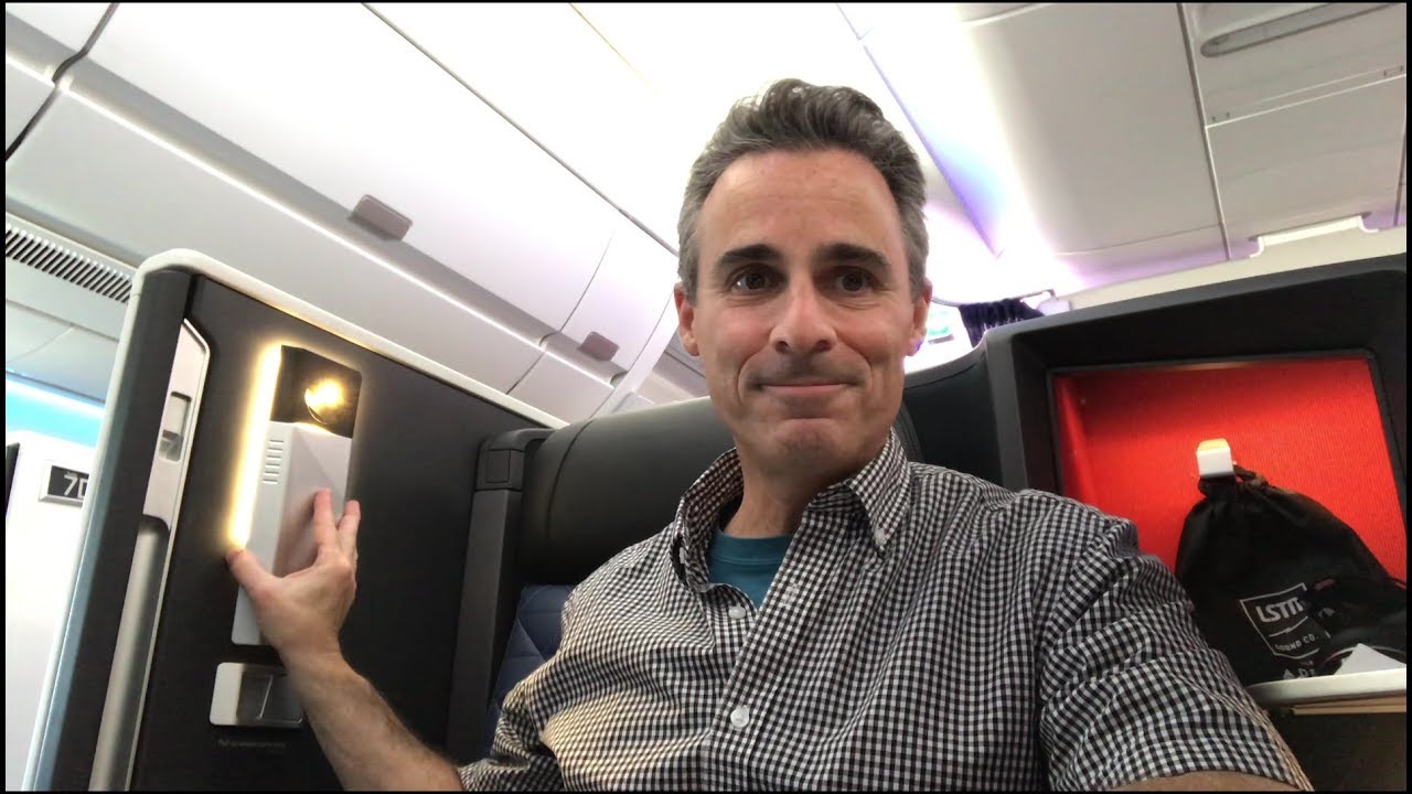 Delta One Suite A350 How to Turn On Reading Light - YouTube