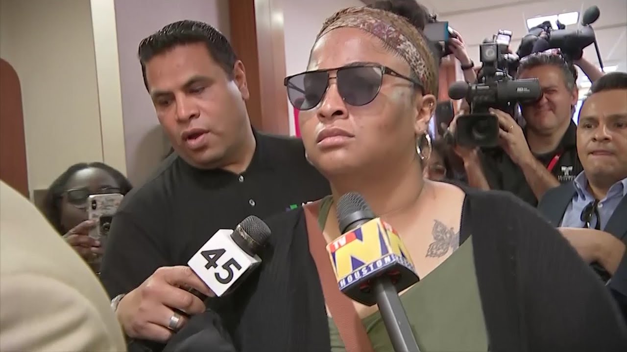 Missing Texas girl’s mom heckled at court