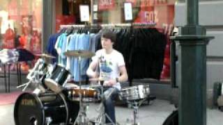 amazing drummer in the street