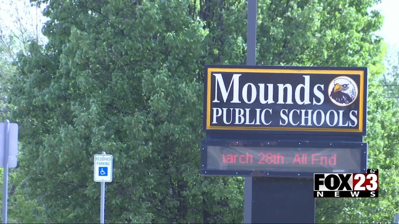 Video Students evacuated after Chromebook overheats, catches fire in