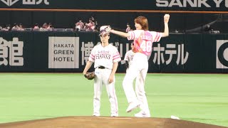 櫻坂46関有美子、“背番号46”ユニフォームで始球式　ノーバンならずも笑顔「緊張しすぎて60点です！」