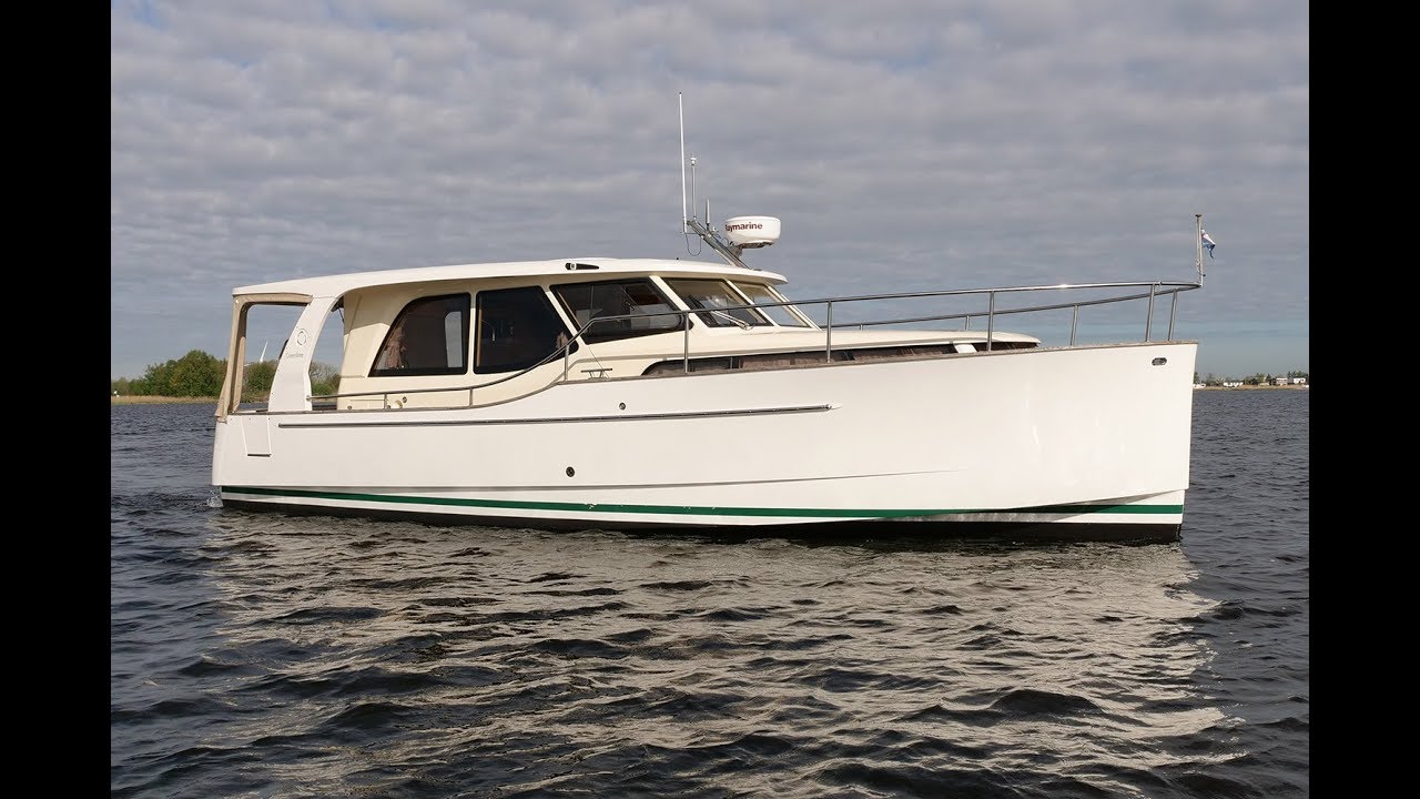 Greenline 33 Hybrid Ready