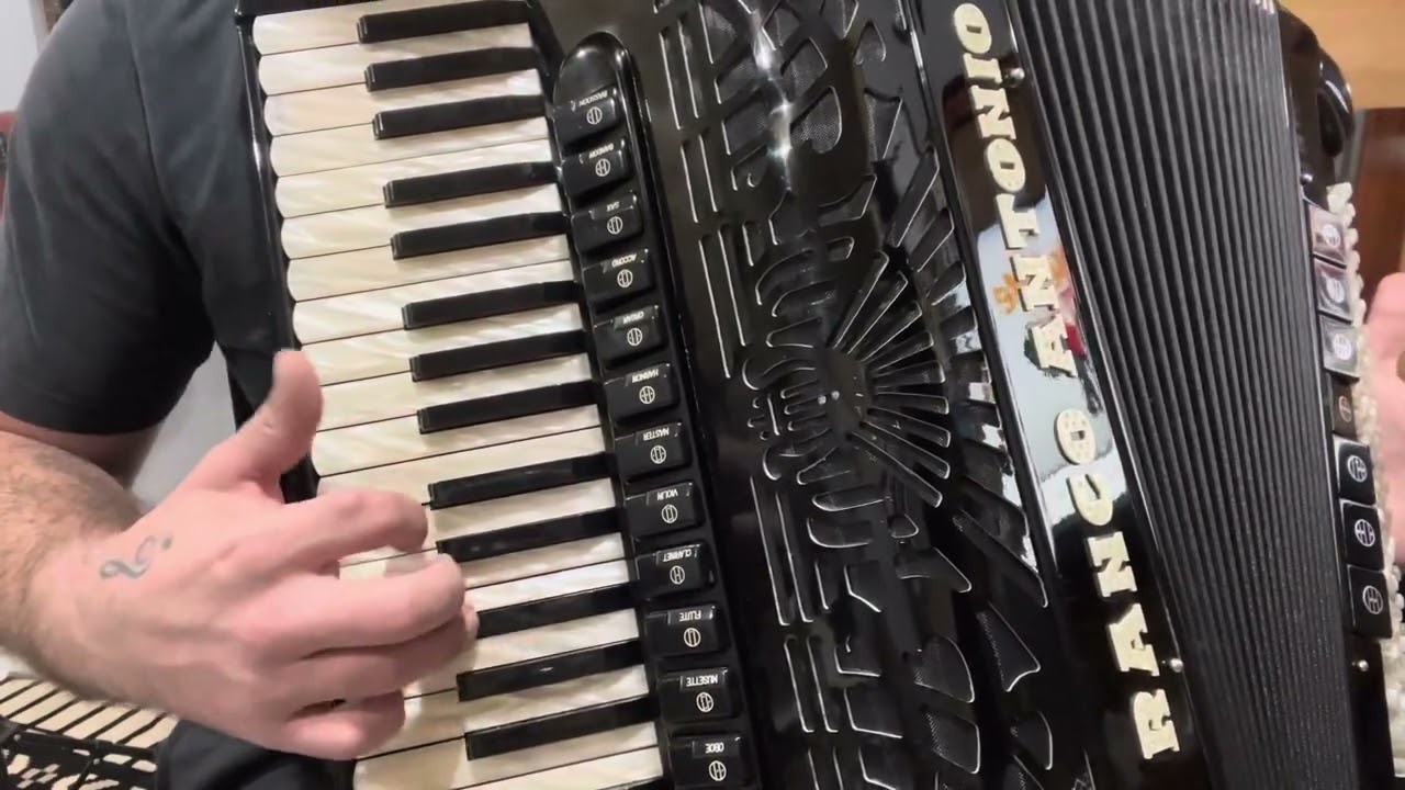 Vídeo aula acordeon - tem alguém no seu lugar - banda som sete