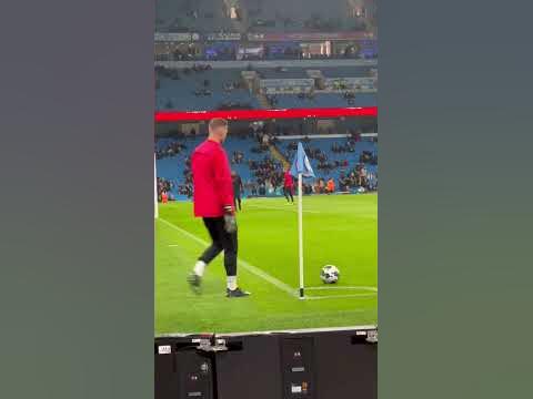 Liverpool Goalkeepers warming up at the Etihad Stadium! Close Up Fan ...