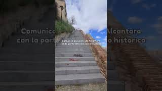 Subiendo al casco histórico por la puerta de Alcántara - #SHORTS