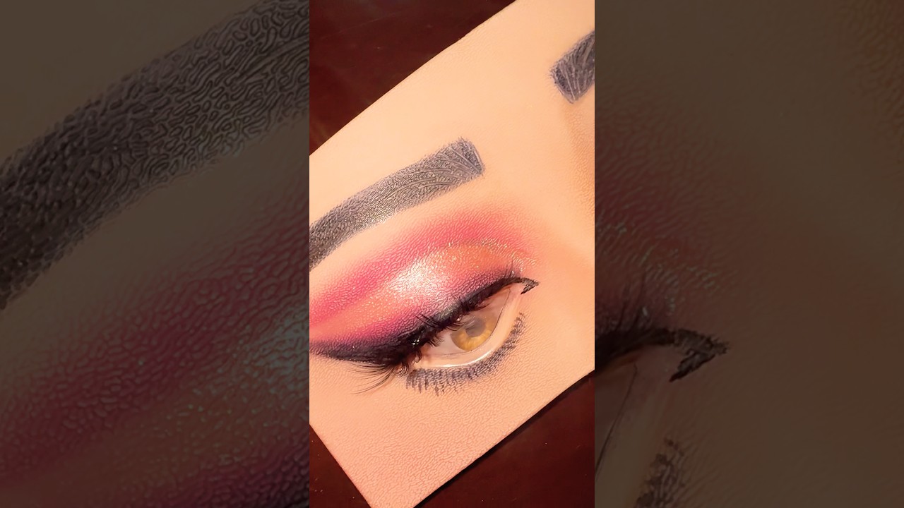 Arabic Pink shimmery Smokey Eye Makeup