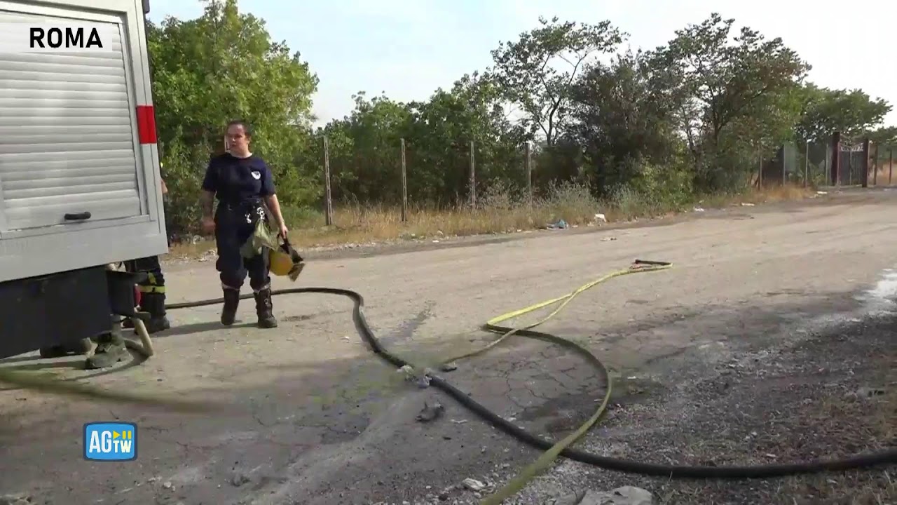 Roma, nuova giornata di fuoco: incendio nella periferia est