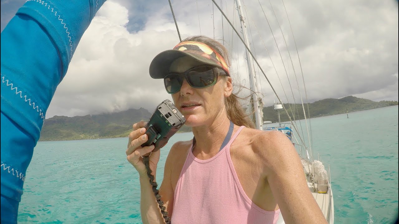 Sailing in Bora Bora and a Transmission Failure in Tahiti.