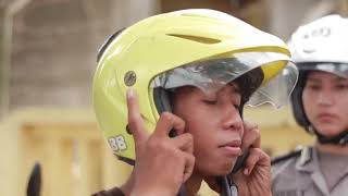 Polwan Tilang Suami Sendiri Di Jalan Raya