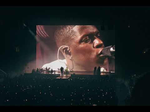 [Daniel Caesar] Please do not lean -  LIVE