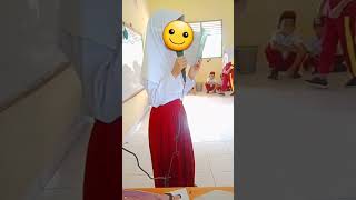 Download Lagu momen nyanyi lagu gugur bunga di kelas😂 MP3