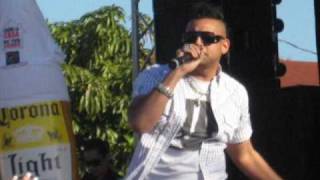 Watch Sean Paul Play The Music video