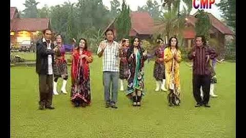 02 Anak Medan-Simbolon sister.avi