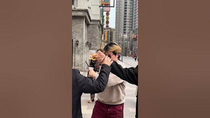 A Young Man Born In The 2000s Performed On The Street And Got Into A Steel Ring#acrobatics