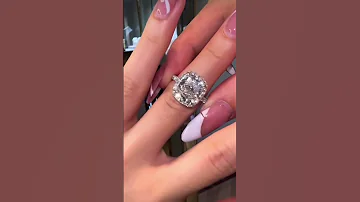 Fabulous white moissanite 8ct #diamond #engagementring #ring #diamonds #diamondsareforever #jewelry
