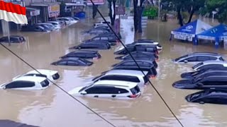 Tsunami-like flooding in West Java, Indonesia! 4-meter flood in Bekasi, houses and cars underwater
