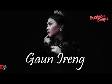 Syahiba Saufa - Gaun Ireng