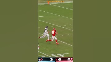 Travis Kelce with the CATCH for the Kansas City Chiefs vs. the Houston Texans 💪💪🏈🏈