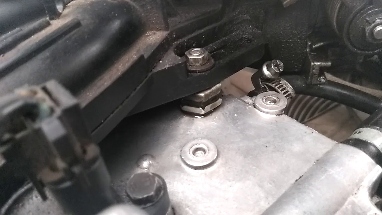 сочит масло из-под шпильки впускного коллектора ваз 21124 - YouTube