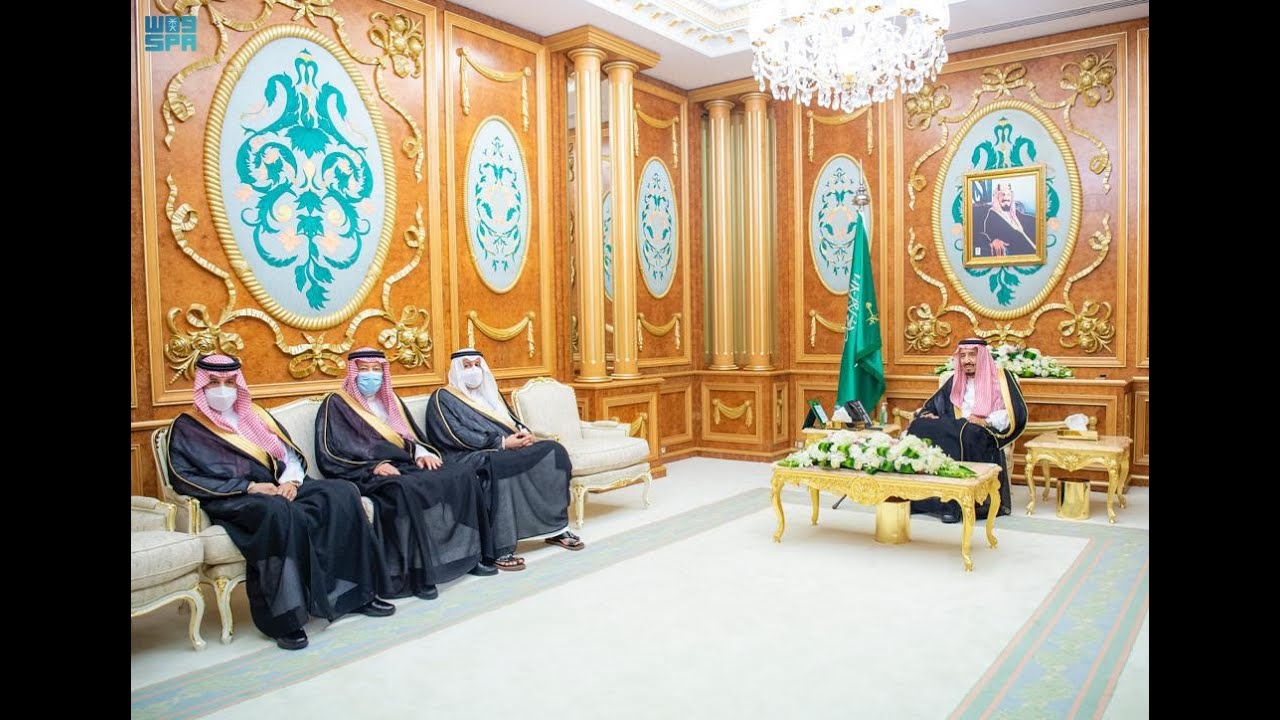 أمام #الملك_سلمان.. السفراء المعينون حديثاً لدى عدد من الدول الصديقة، وعضو مجلس الشورى، يؤدون القسم