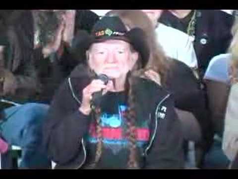 WILLIE NELSON HAPPY TO BE AT FARM AID AFTER DRUG BUST