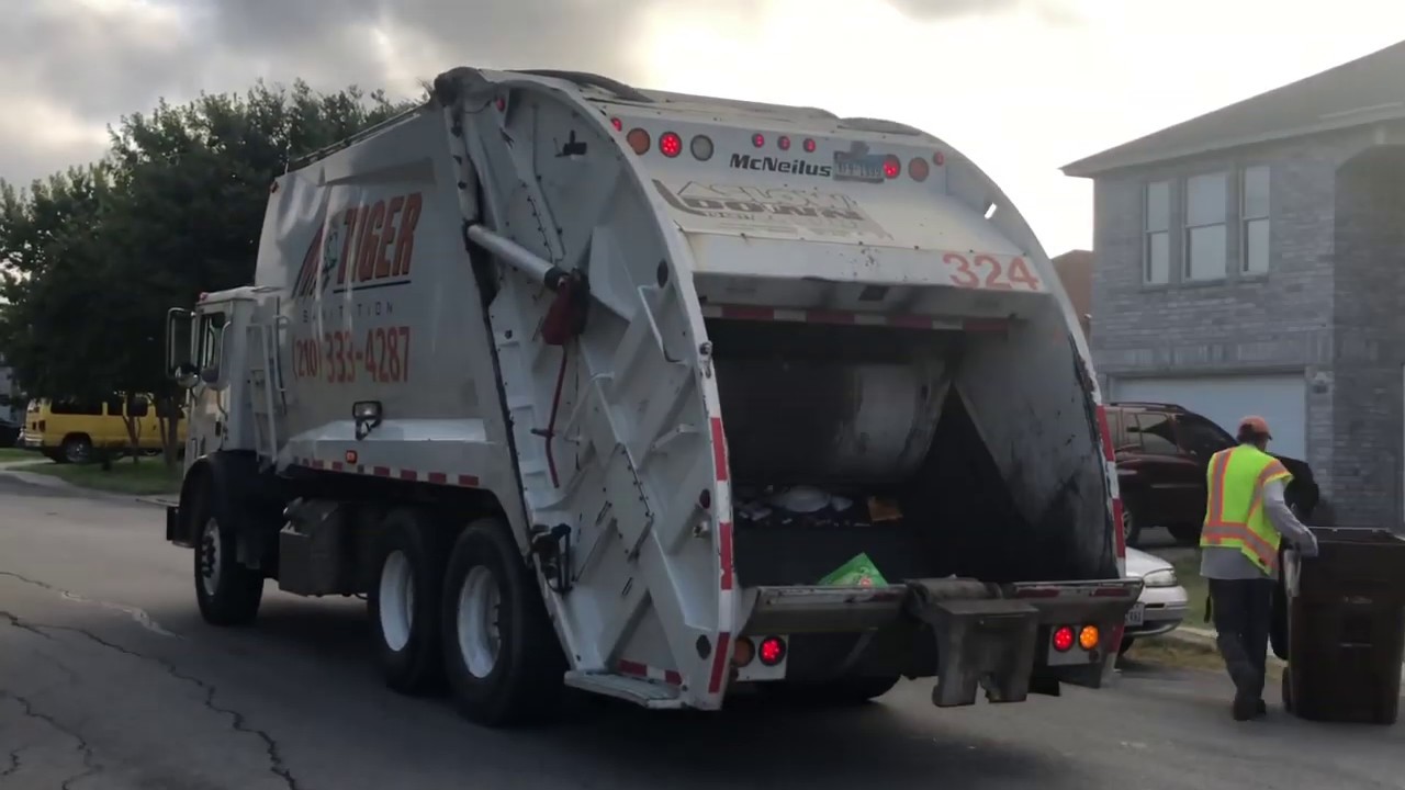 Tiger Sanitation Mack MRU McNeilus Rear Loader & Metro Waste Systems Mack MR McNeilus Rear