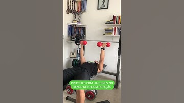 Crucifixo com halteres no banco reto com rotação - prof. Matheus Gomes #shorts