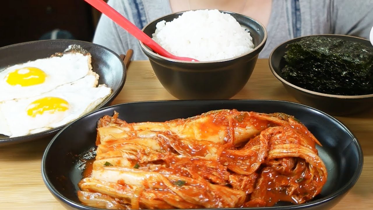 김치에 밥! 그냥 김치에 밥 먹는 영상 | 배추불김치 금치, 계란후라이, 김 먹방 | KOREAN EATINGSOUNDS ...