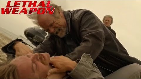 LETHAL WEAPON TV SHOW 2x22 RIGGS GETS REVENGE ON HIS FATHER NATHAN RIGGS HD "ONE DAY MORE"