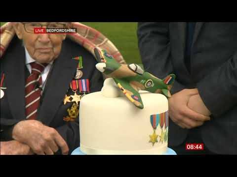 captain tom moore 100th birthday cake 30 04 2020