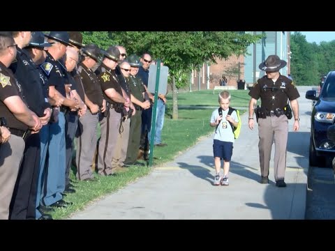 cops-escort-5-year-old-indiana-boy-to-school-after-dad-dies-in-the-line-of-duty
