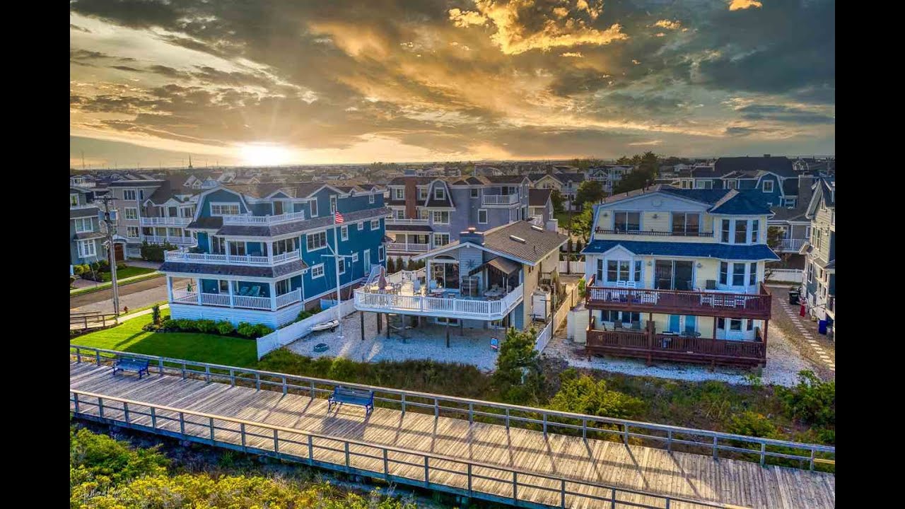 BEAUTIFUL BEACHFRONT VACATION HOME FOR SALE! 85 E 22ND STREET AVALON NJ