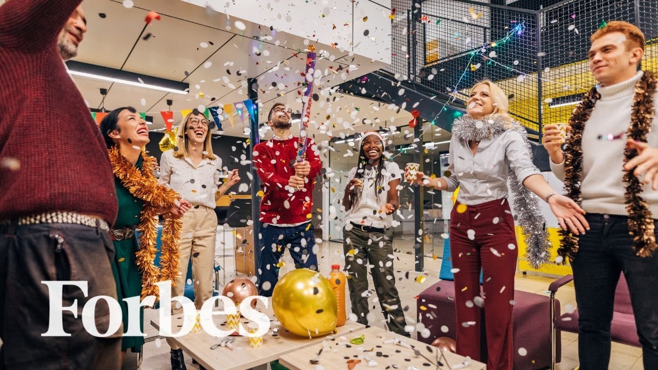 These Are The Do's And Don'ts Of The Office Holiday Party