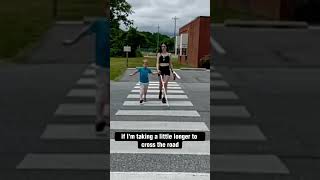 HOW DO BLIND PEOPLE CROSS THE ROAD? 👩🏻‍🦯 #Blind #Disabled #Disability