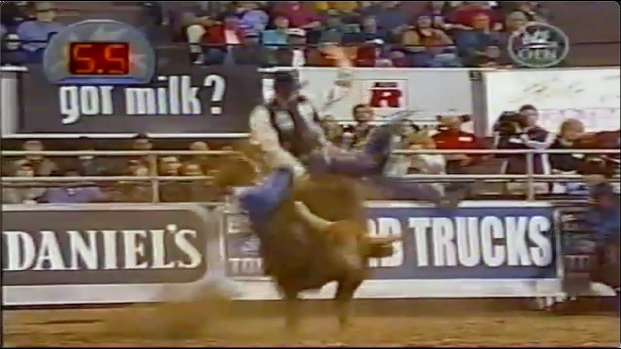 Matt Bohon vs Rollover - 04 PBR Billings (86.5 pts)