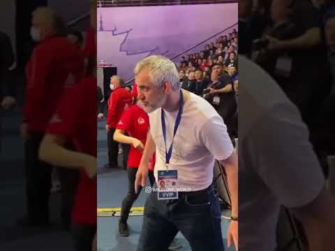 #Shorts Бувайсар и Адам Сайтиевы эмоционально секундируют Разамбека Жамалова