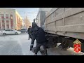 В Ленинске-Кузнецком автоинспекторы помогли водителю сломавшегося в пути грузовика