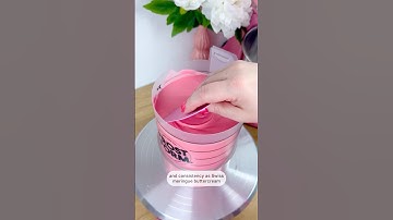 You can find our Silky American Buttercream Recipe on www.frostform.com 🩷