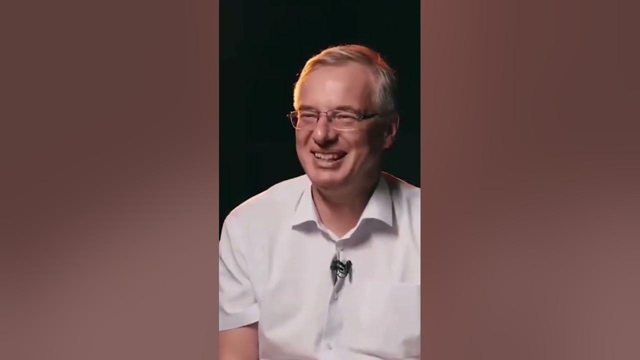 Основатель Днс