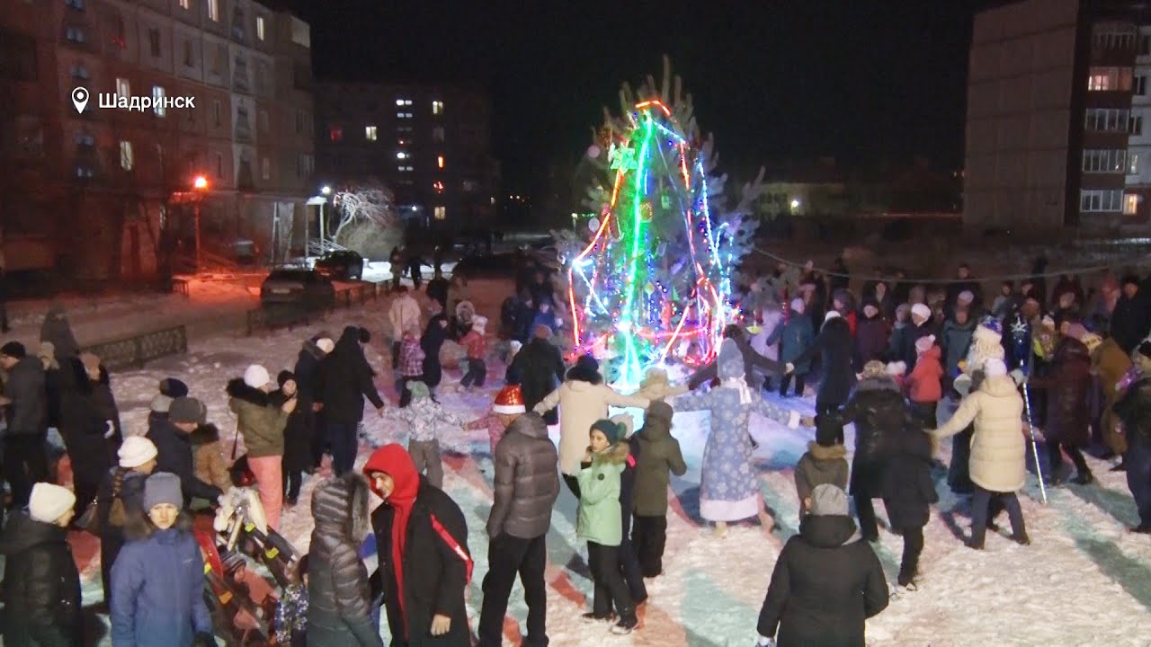 елка в шадринске 2021. фигура "елка". братск елки на площади. светящиеся елки. елка автомобилиста.