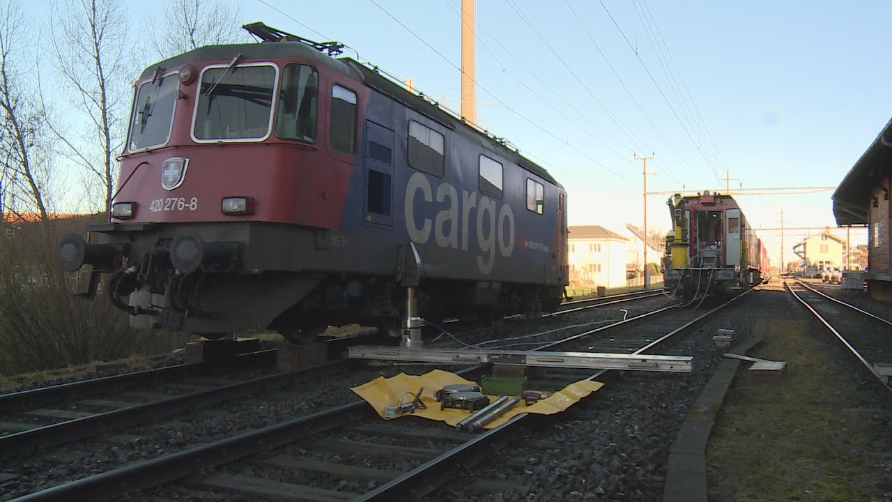 Arnegg SG: Güterlokomotive entgleist