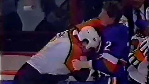 Dave Brown vs Clark Gillies & Bob Nystrom pusses out